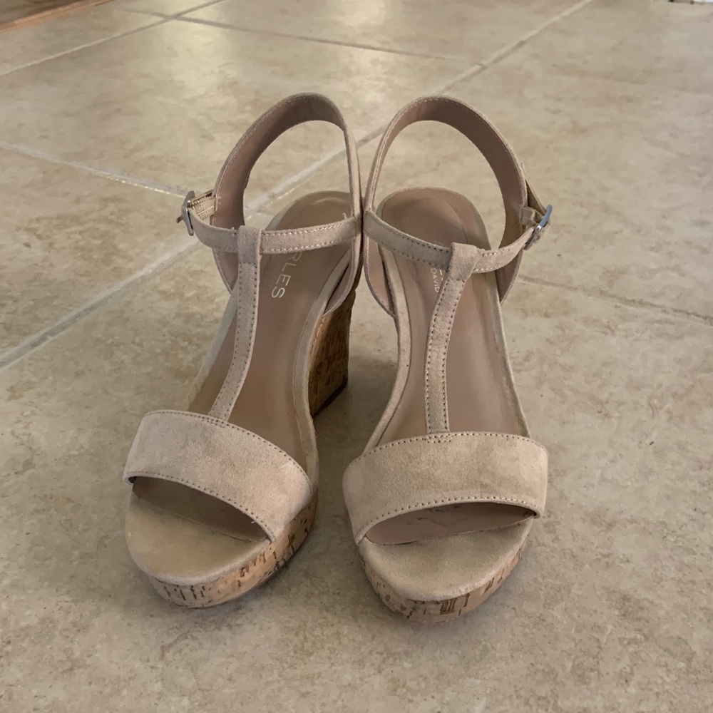 Charles David Nude Wedges